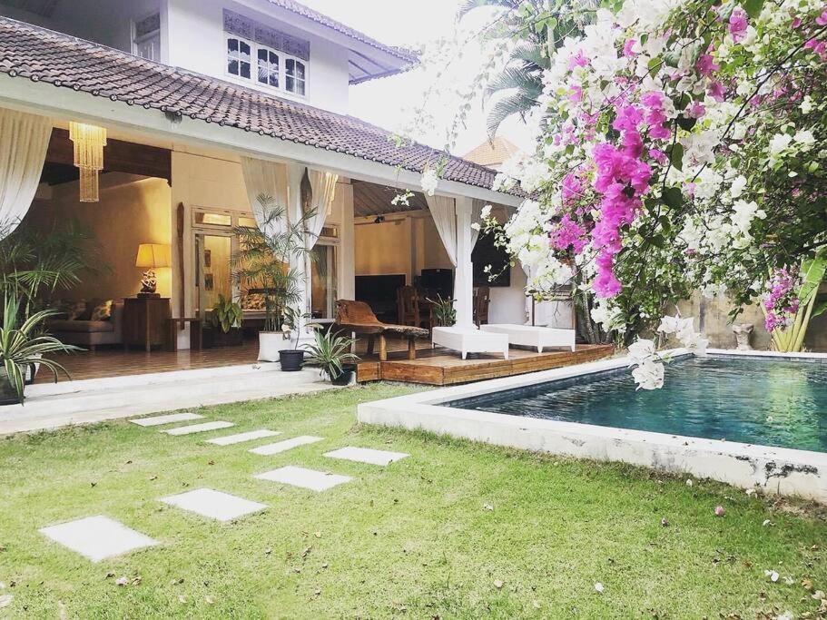 Villa Jalun Seminyak  Luaran gambar